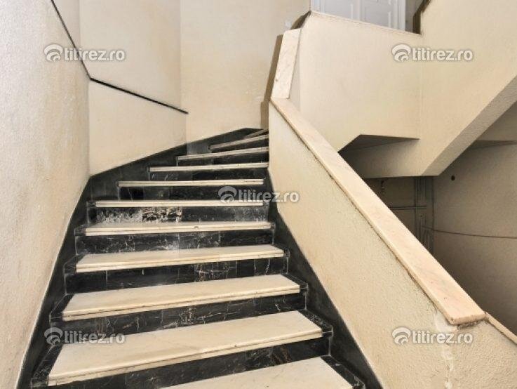Ultracentral,